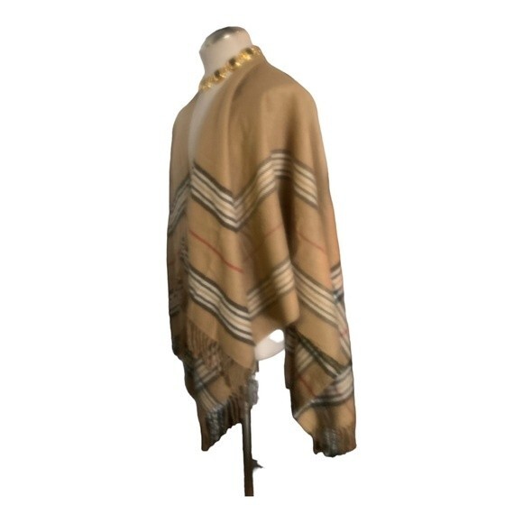 V. FRAAS Women's One Size Shawl/Poncho Multi Color/Wrap - Picture 6 of 13